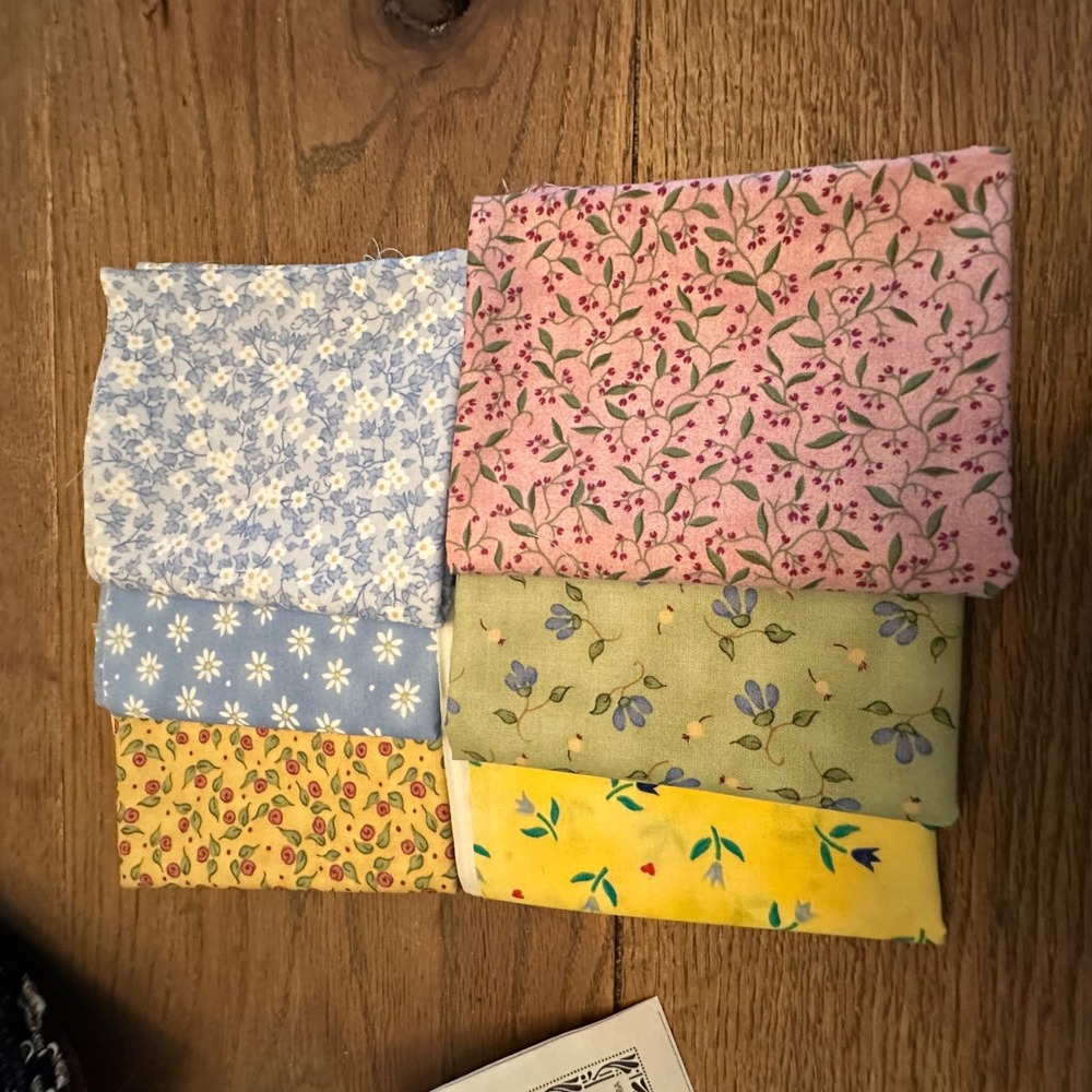 Northcott Pocketful of Posies Floral Cotton Fabric Fat Quarter Bundle 6pc Set - Picture 6 of 12